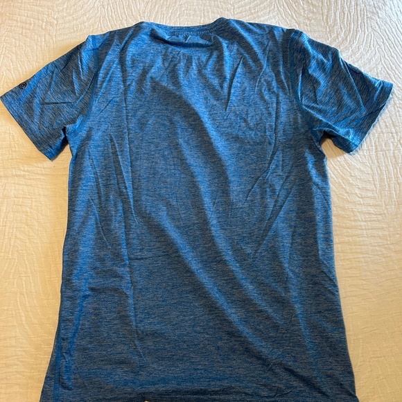 CHAMPION Blue Short-Sleeve Athletic Tee (MENS) - Picture 3 of 3